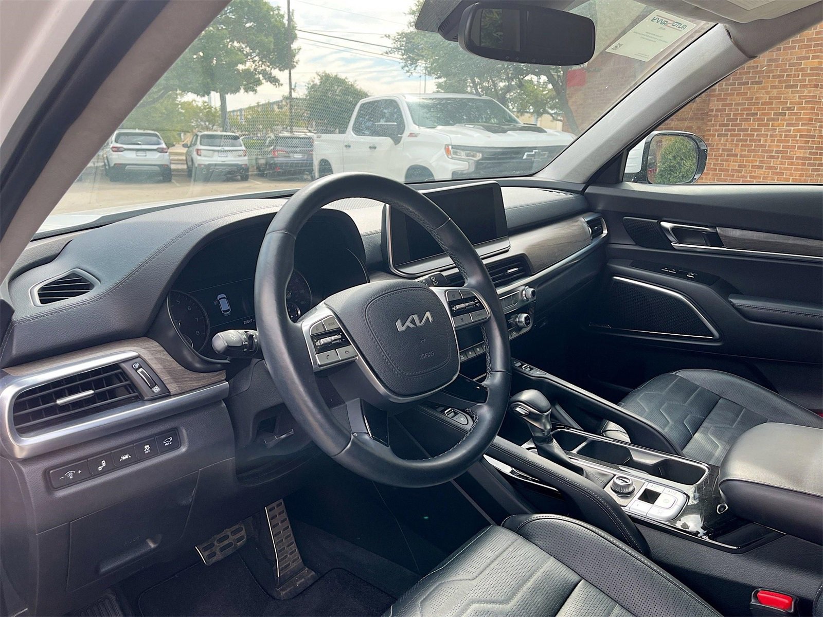 Used 2022 Kia Telluride SX w/ SX Prestige Package image 9