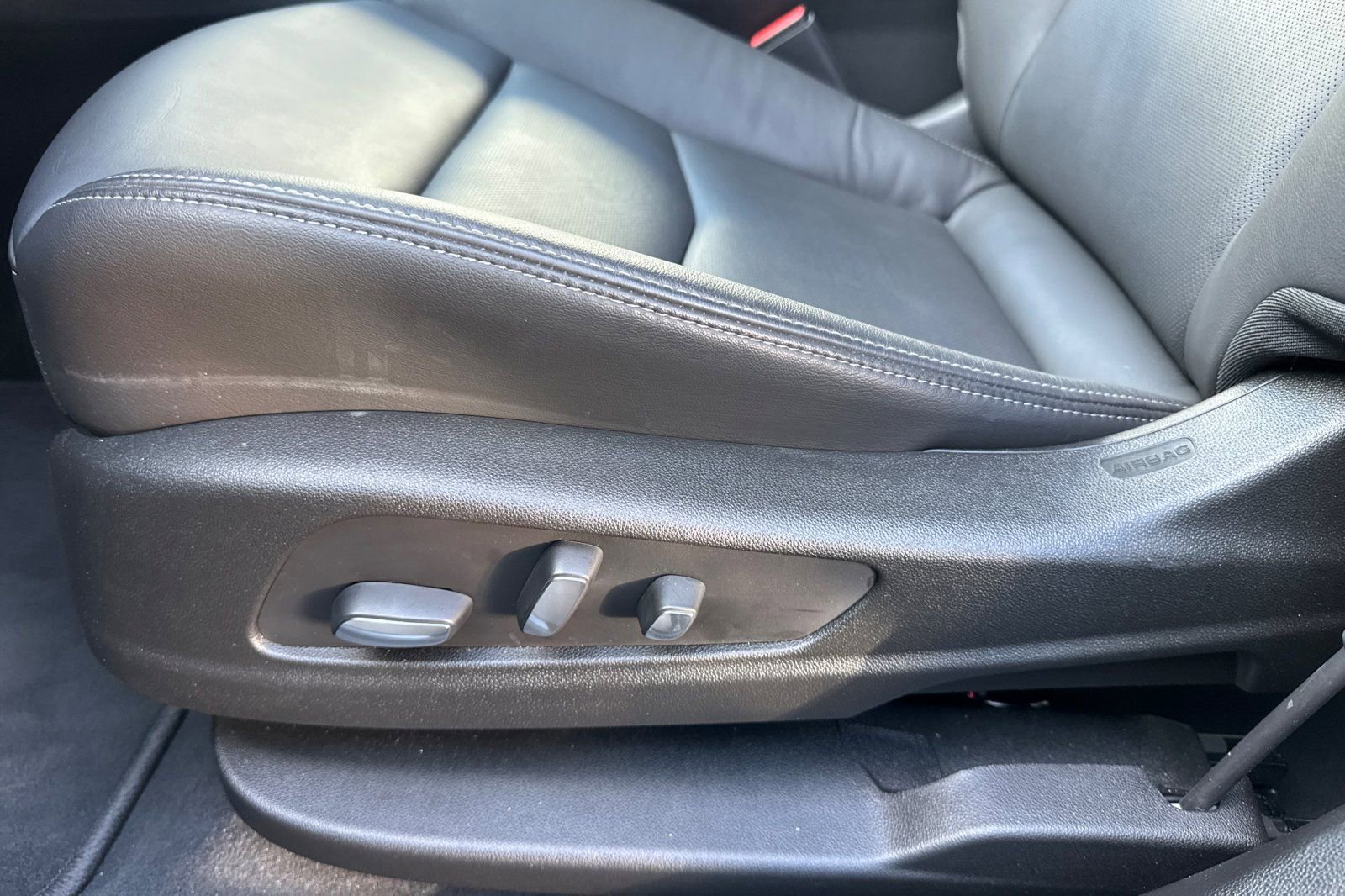 Certified 2025 Cadillac XT6 Sport w/ Technology Package image 12