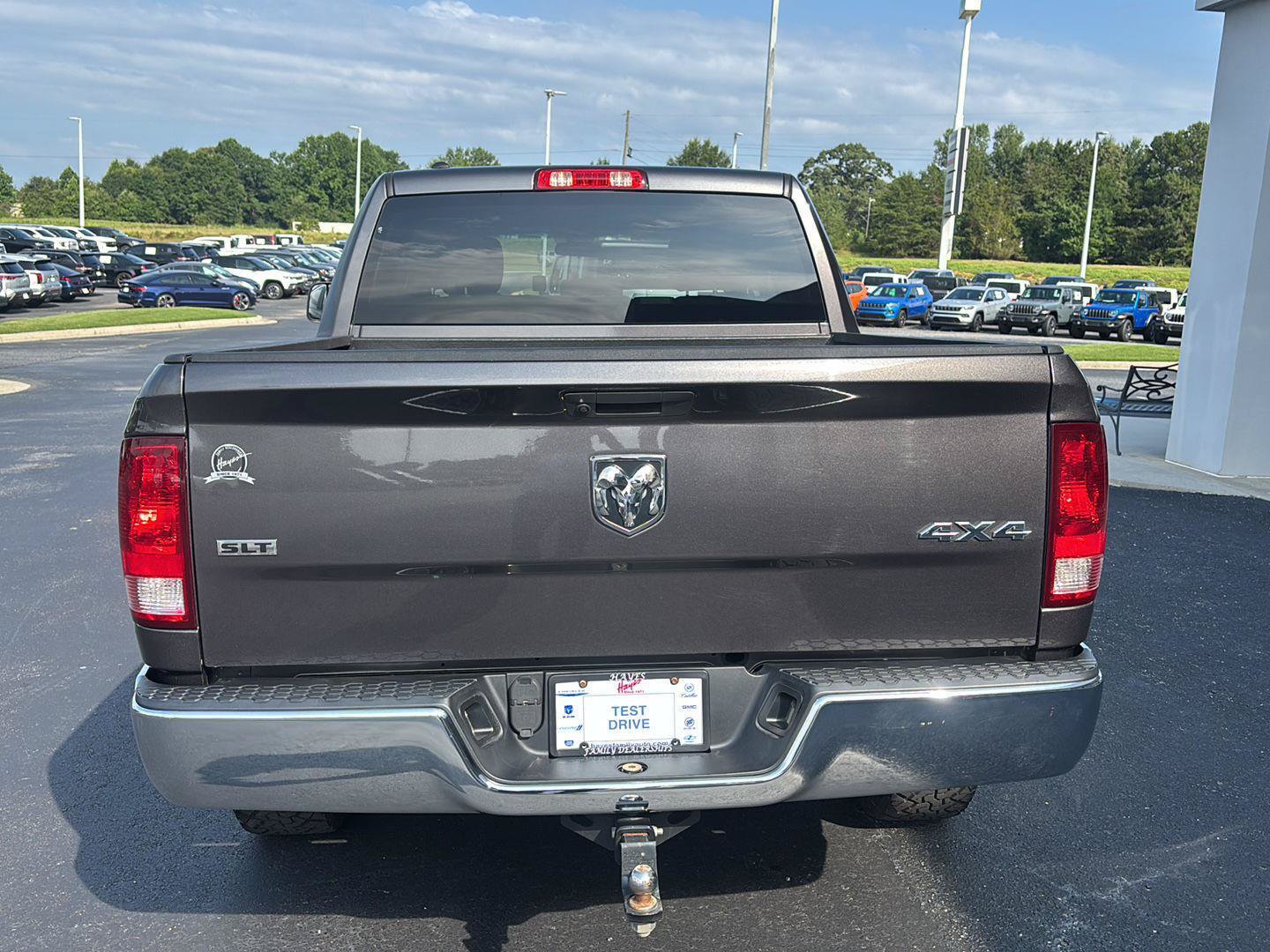 Used 2021 RAM 1500 Classic SLT AWD/4WD image 3