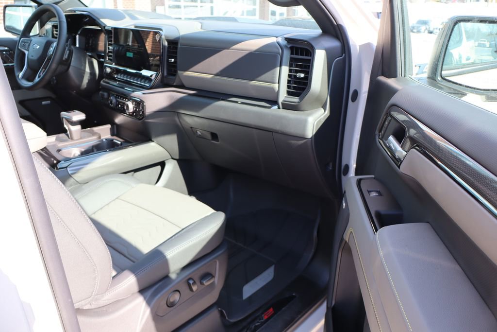 New 2026 Chevrolet Silverado 1500 ZR2 w/ LPO, Dark Essentials Package image 51