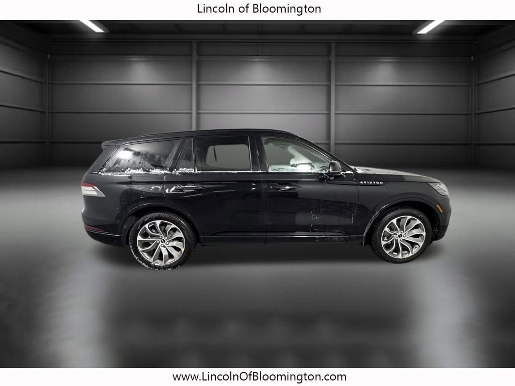 New 2026 Lincoln Aviator AWD image 11