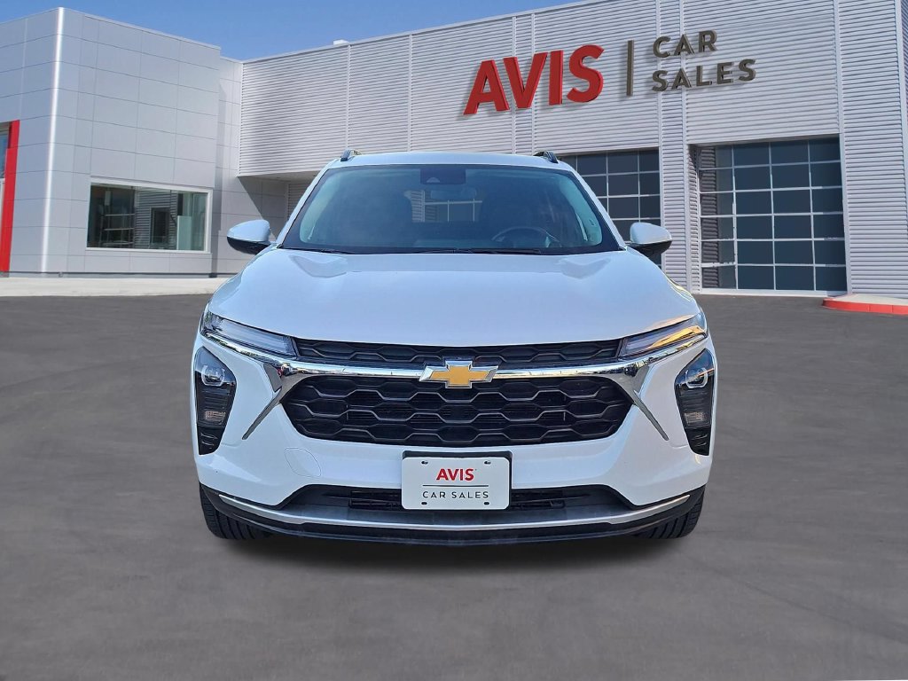 Used 2025 Chevrolet Trax LT w/ LT Convenience Package FWD image 2