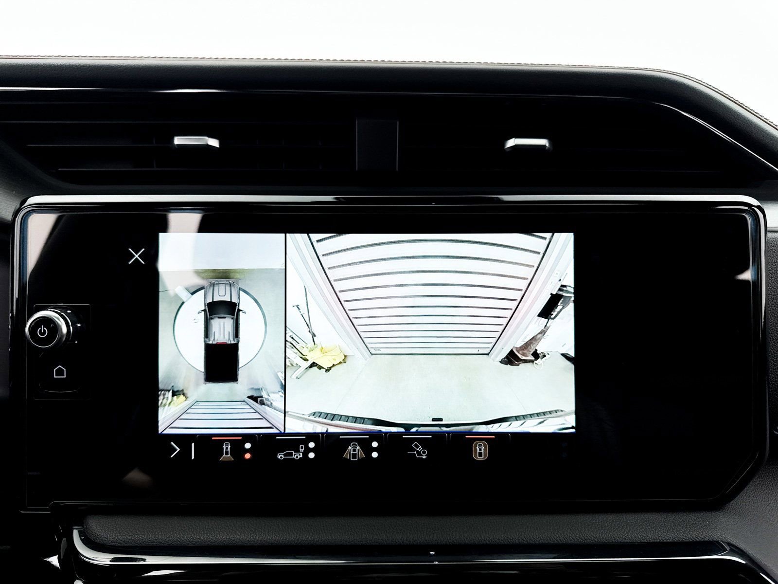 Used 2024 GMC Sierra 2500 AT4 w/ Technology Package image 37