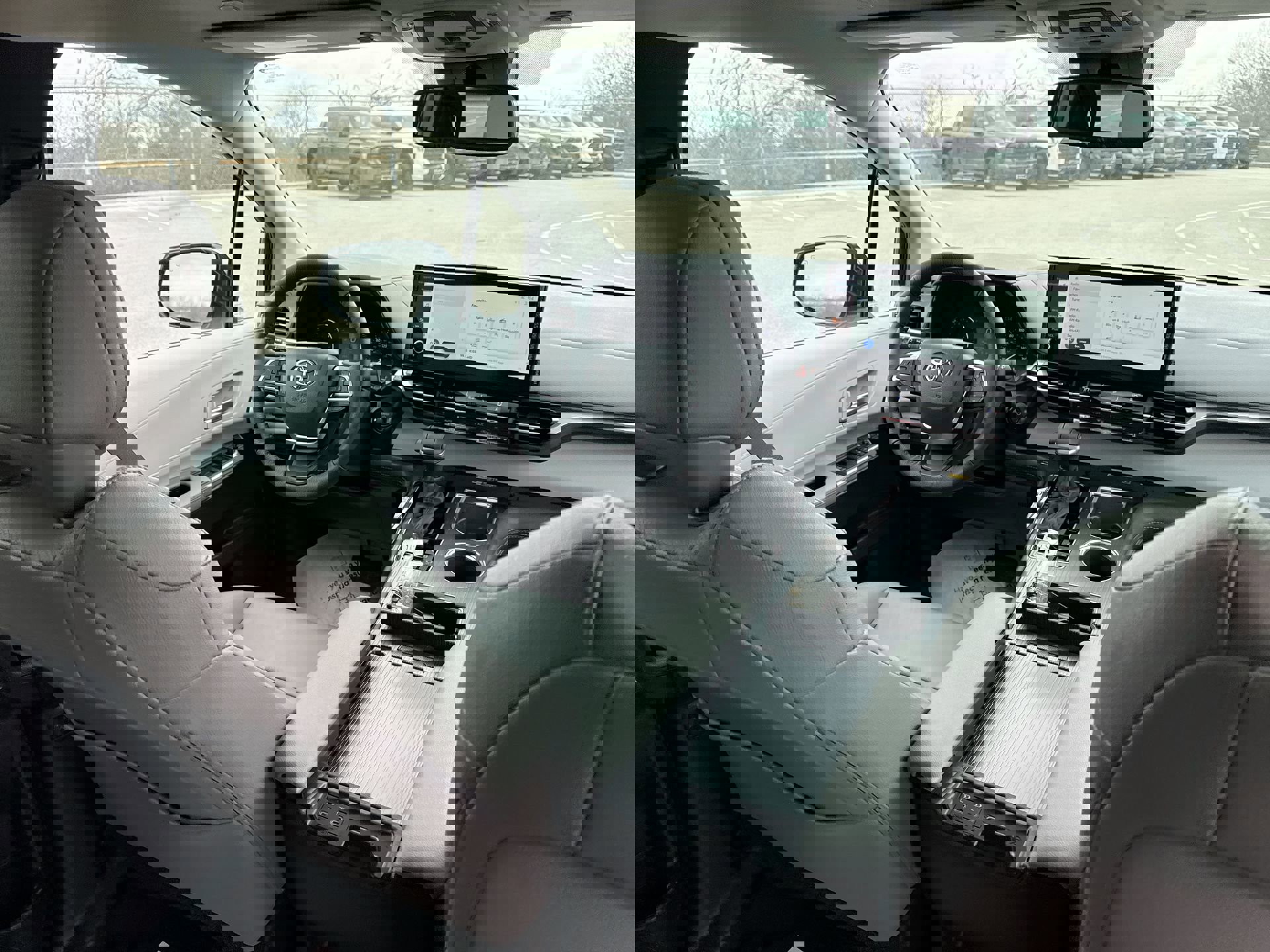 Certified 2026 Toyota Sienna XLE image 24