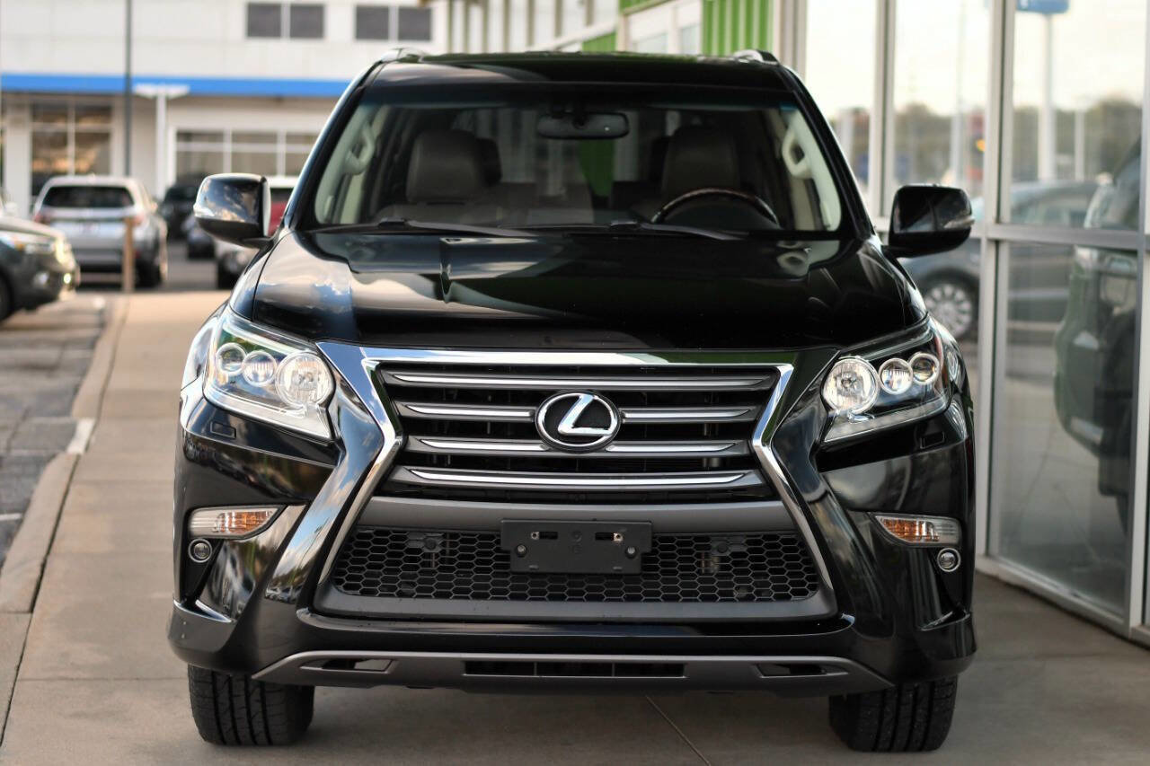 Used 2017 Lexus GX 460 Base AWD 4dr SUV image 2