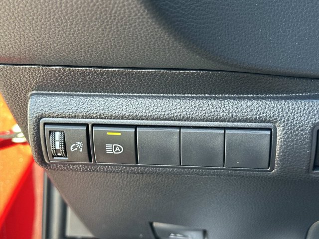 Used 2025 Toyota Corolla LE FWD image 17