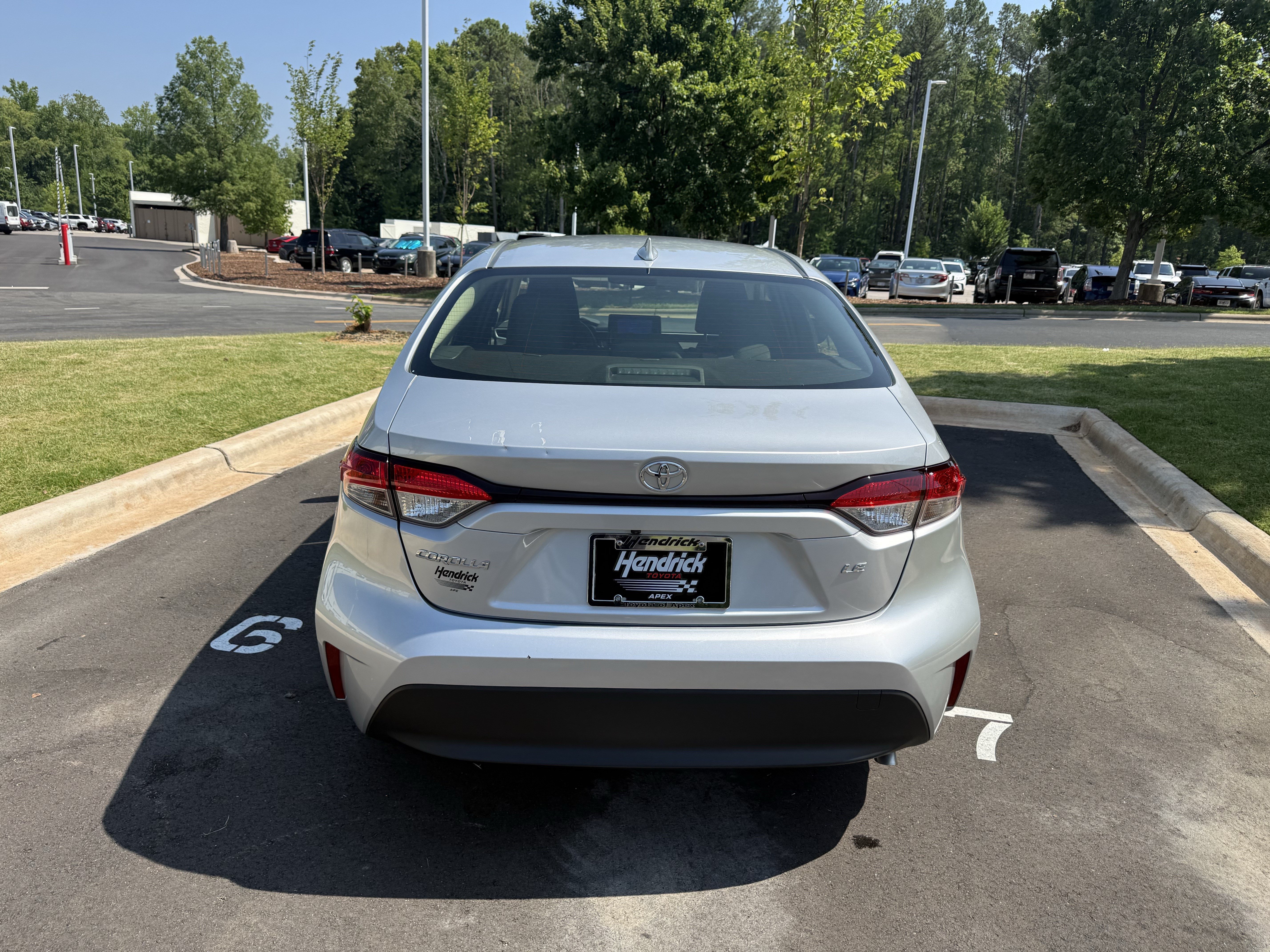 Used 2023 Toyota Corolla LE FWD image 9