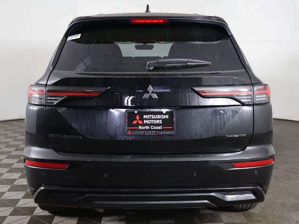 New 2026 Mitsubishi Outlander LE FWD image 12