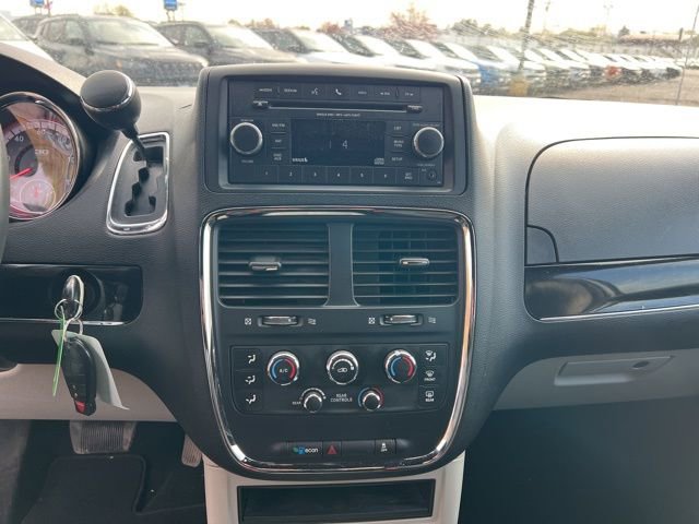Used 2014 Dodge Grand Caravan SE FWD image 17