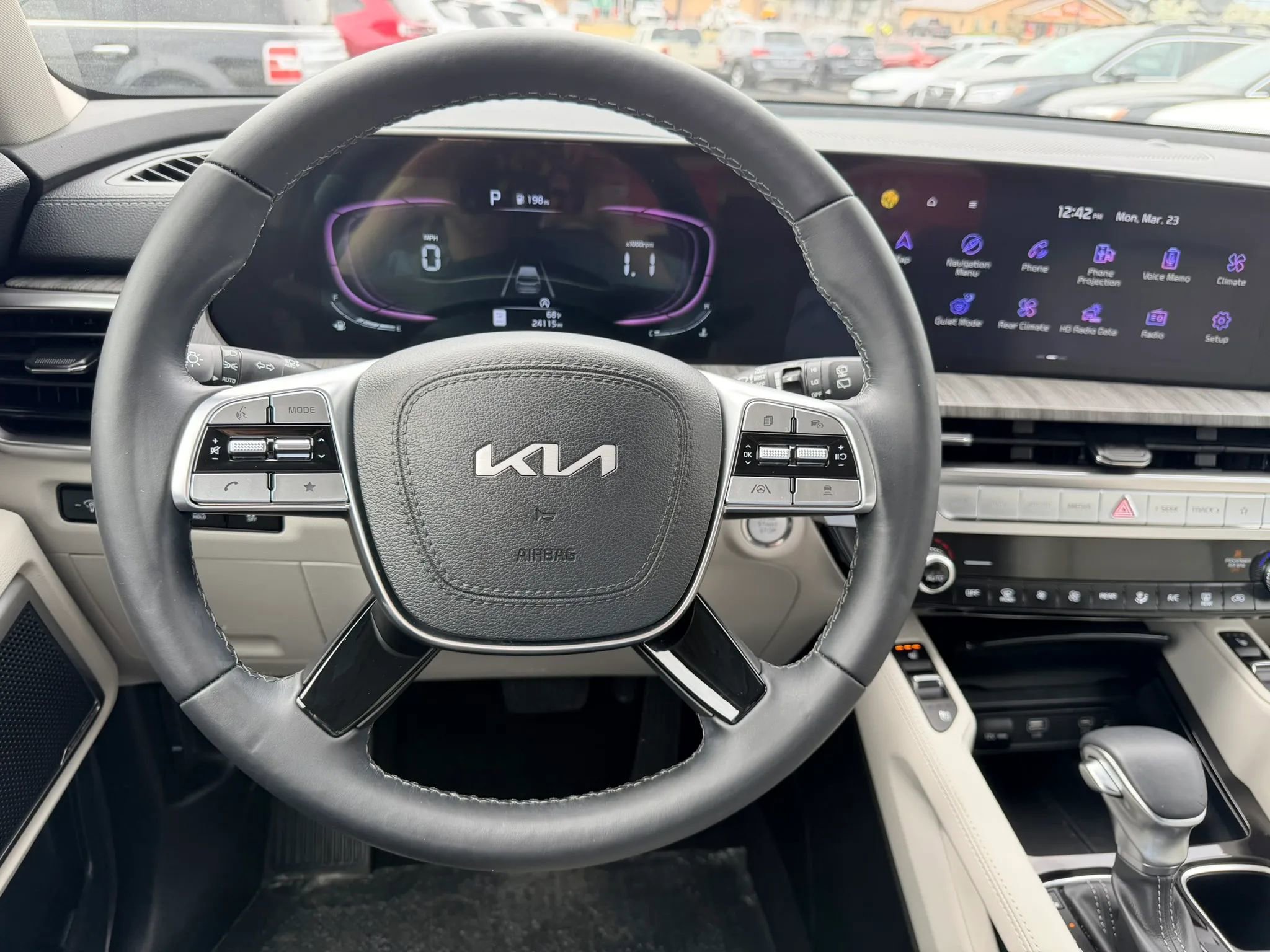 Used 2024 Kia Telluride EX w/ EX Captain's Chair Package image 13