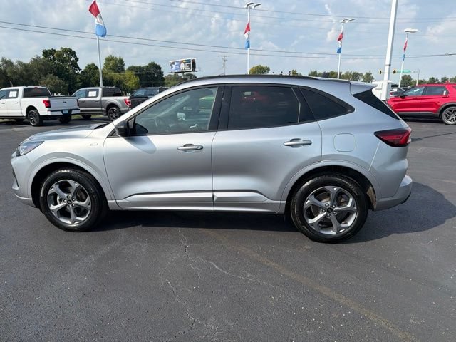 Used 2024 Ford Escape ST-Line w/ Tech Pack #1 AWD/4WD image 9