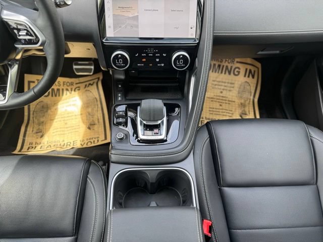 Certified 2024 Jaguar E-PACE R-Dynamic SE AWD/4WD image 27
