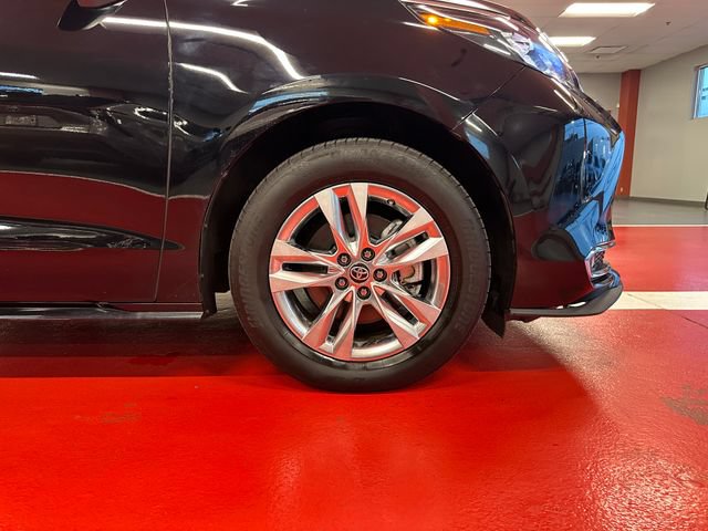 Certified 2024 Toyota Sienna XLE w/ XLE Plus Package AWD/4WD image 30