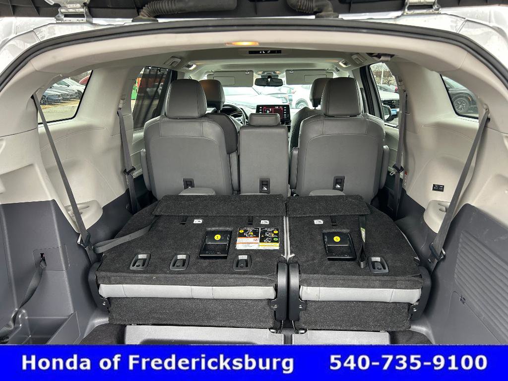 Used 2024 Toyota Sienna XLE image 40
