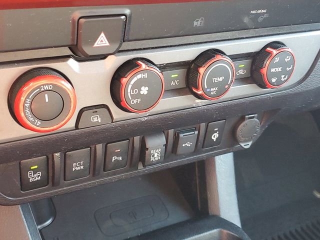 Used 2020 Toyota Tacoma TRD Sport w/ Technology Package AWD/4WD image 25