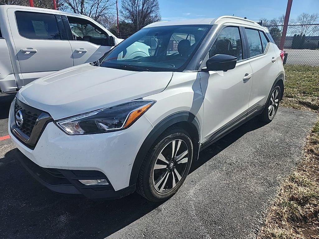 Used 2019 Nissan Kicks SR w/ SR Premium Package image 2