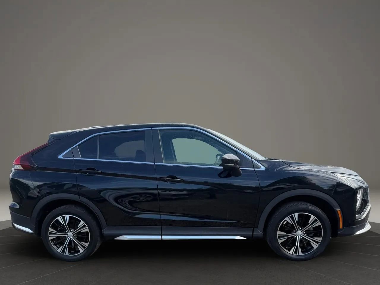 Used 2022 Mitsubishi Eclipse Cross AWD image 4