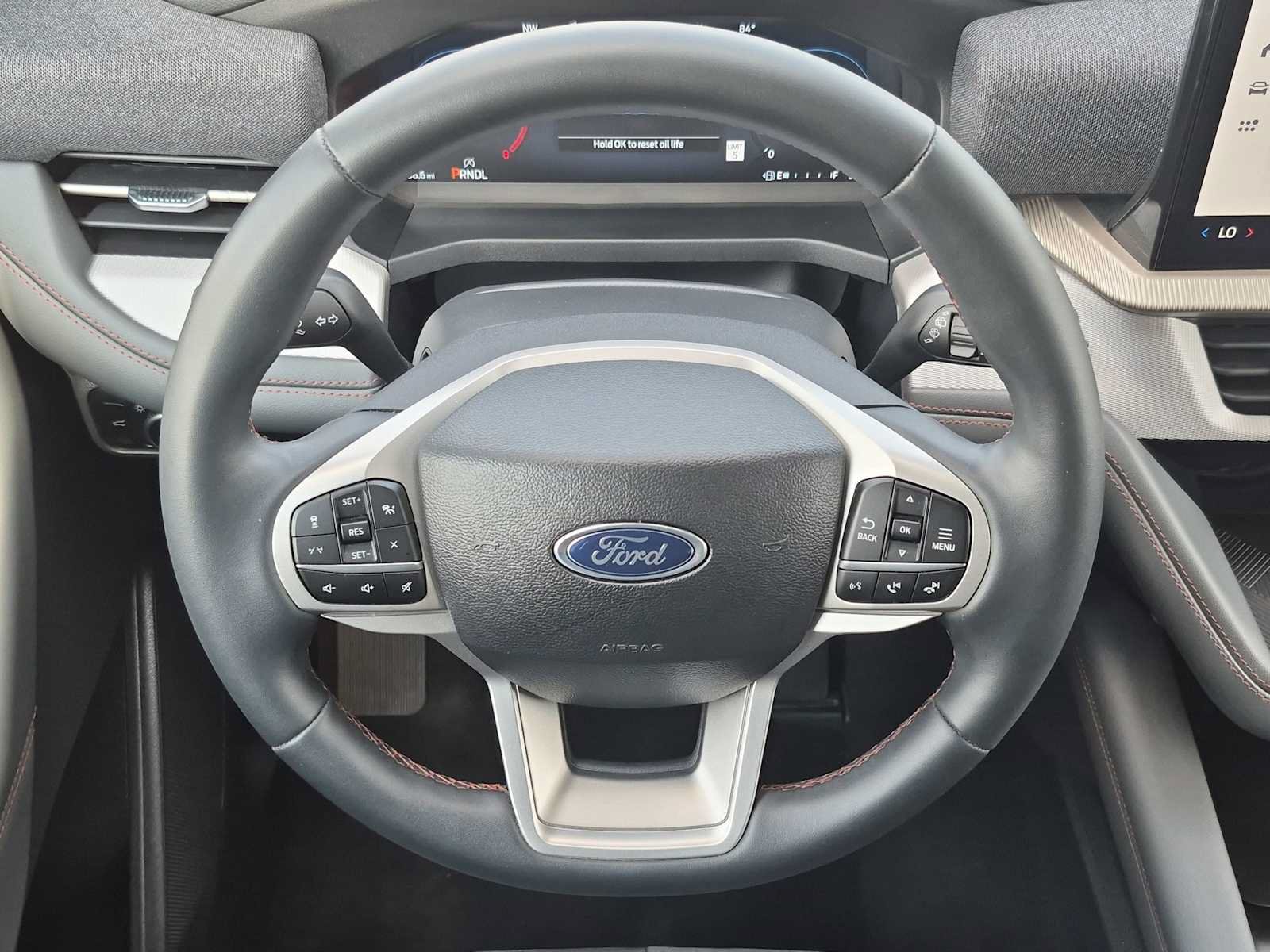 Used 2025 Ford Explorer Active AWD/4WD image 22