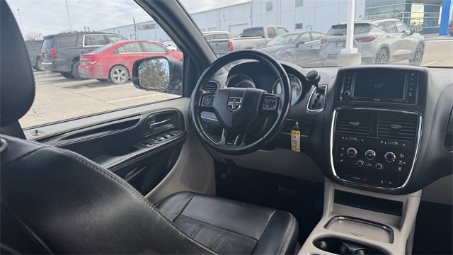 Used 2019 Dodge Grand Caravan SXT image 15