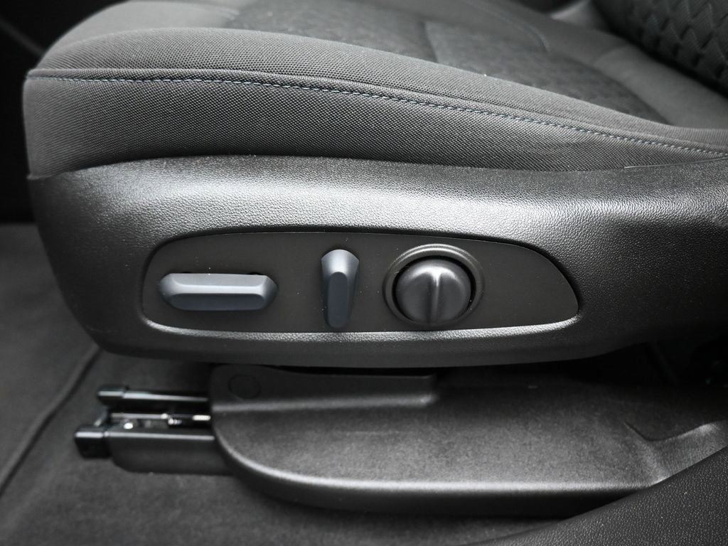 Used 2022 Chevrolet Blazer LT image 13