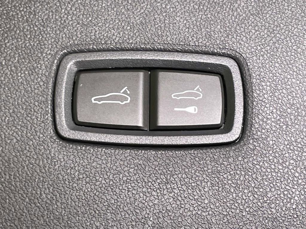 New 2025 Porsche Cayenne Turbo image 22