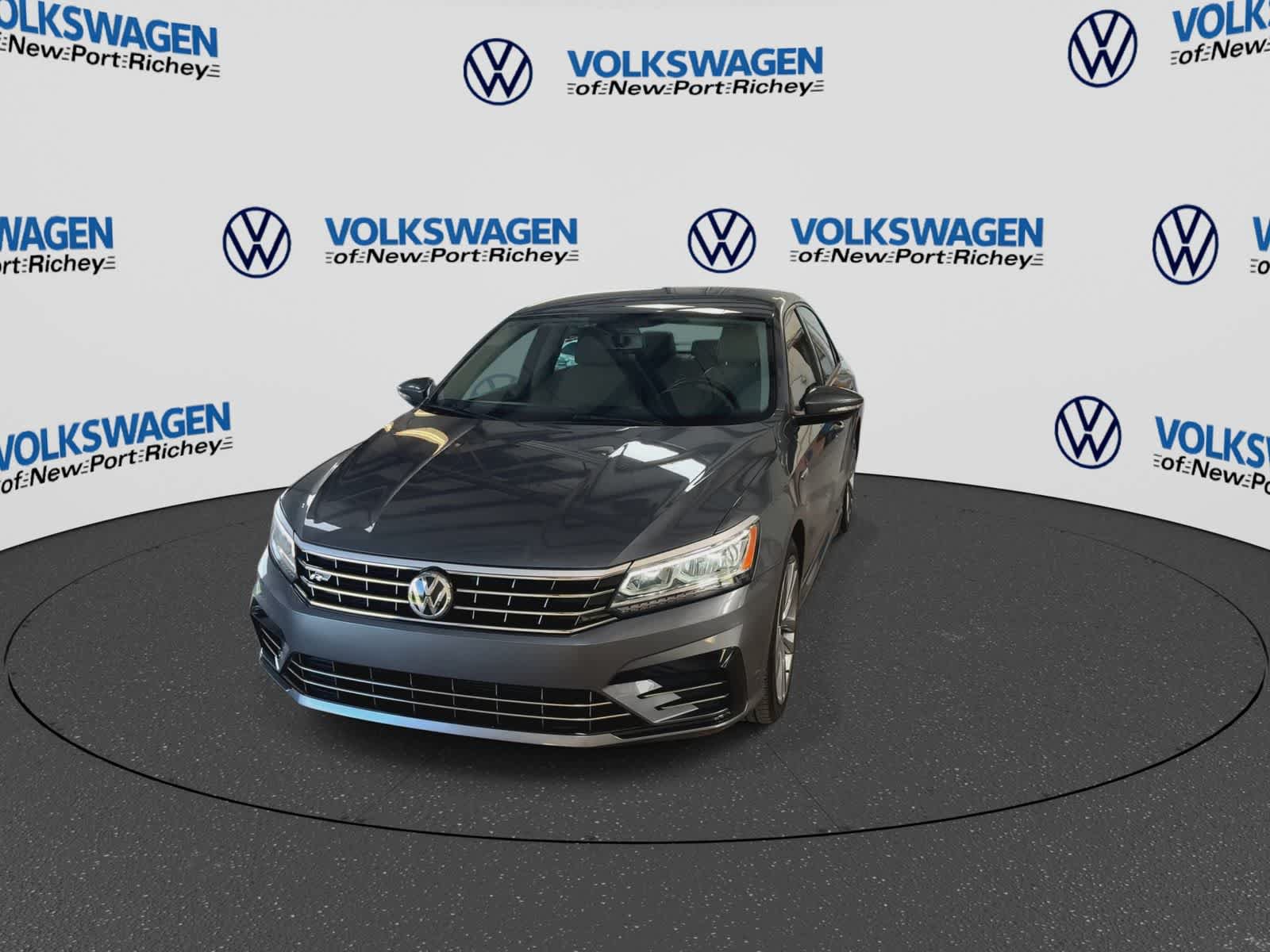 Used 2018 Volkswagen Passat 2.0T R-Line FWD image 3