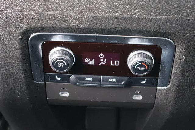 Used 2024 Chevrolet Tahoe Premier AWD/4WD image 21