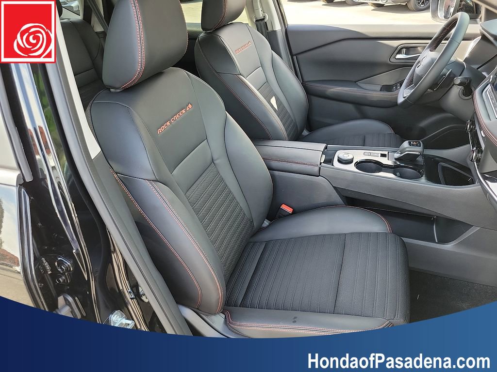 Used 2025 Nissan Rogue SV image 24