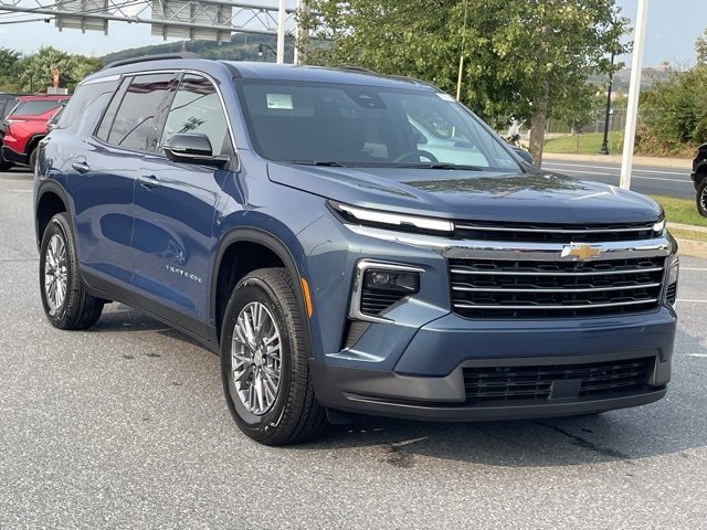New 2026 Chevrolet Traverse LT w/ Driver Confidence Package
