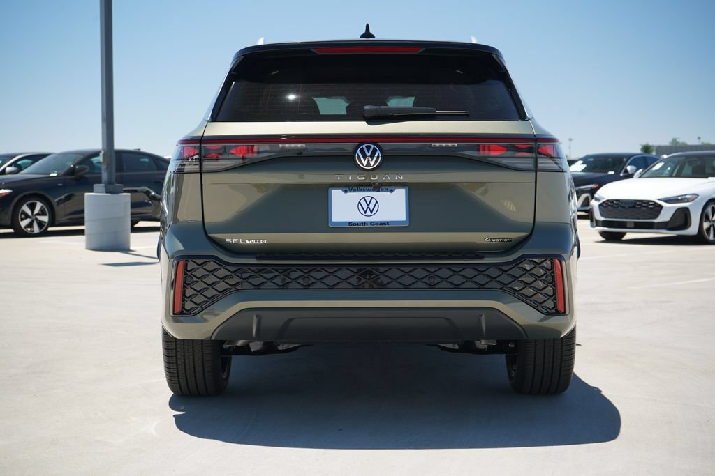 New 2026 Volkswagen Tiguan SEL R-Line AWD/4WD image 4