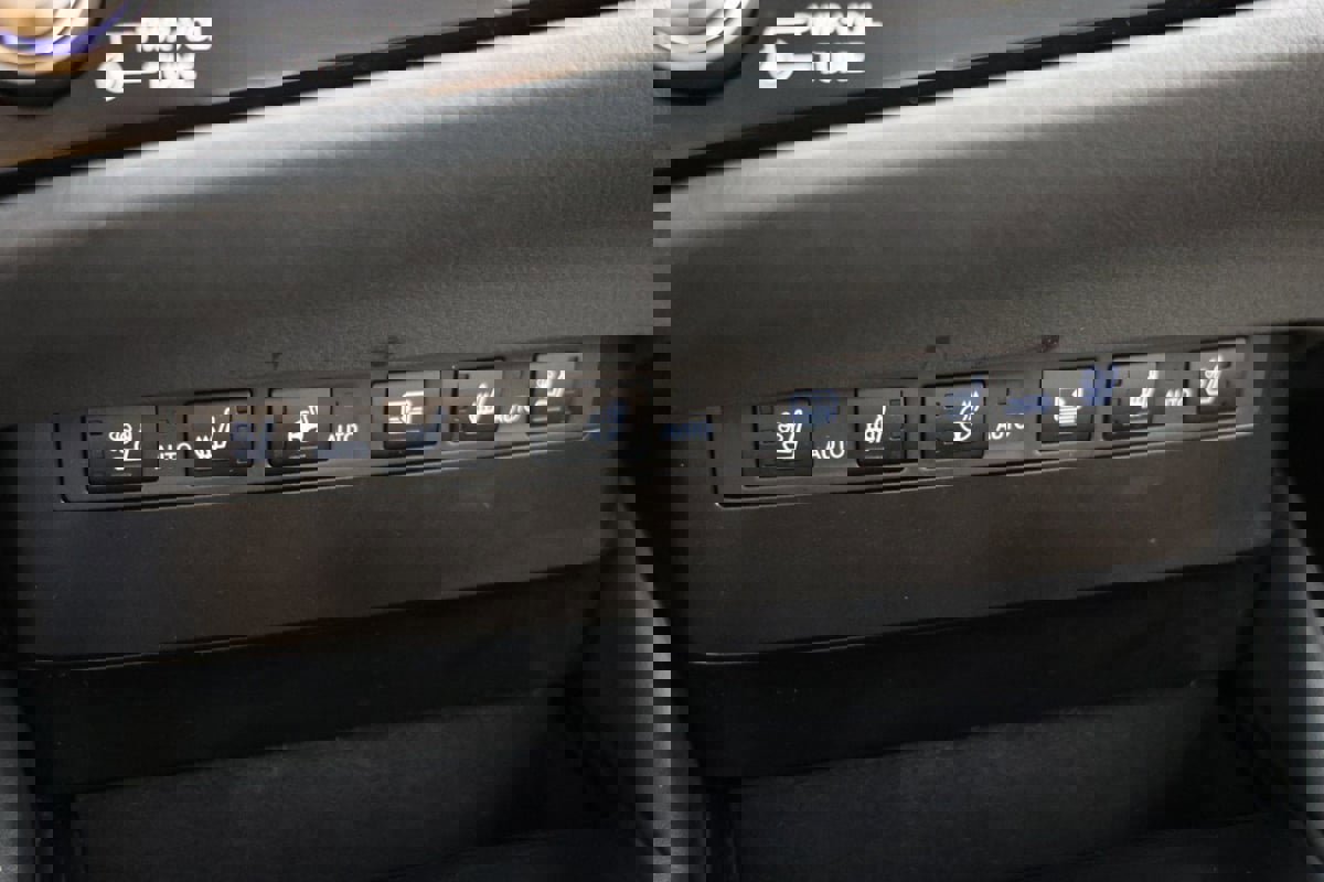 Used 2024 Lexus ES 350 Ultra Luxury w/ Accessory Package (Z2) image 8