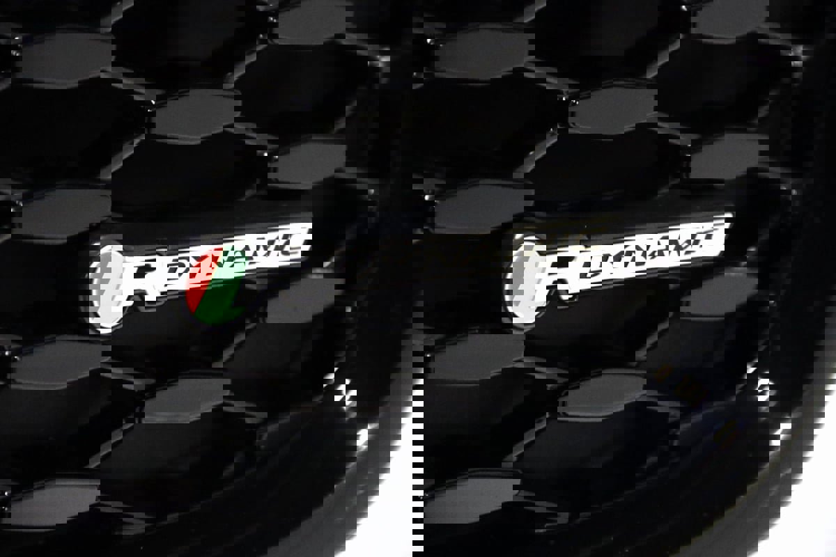 Used 2021 Jaguar XF R-Dynamic SE image 21