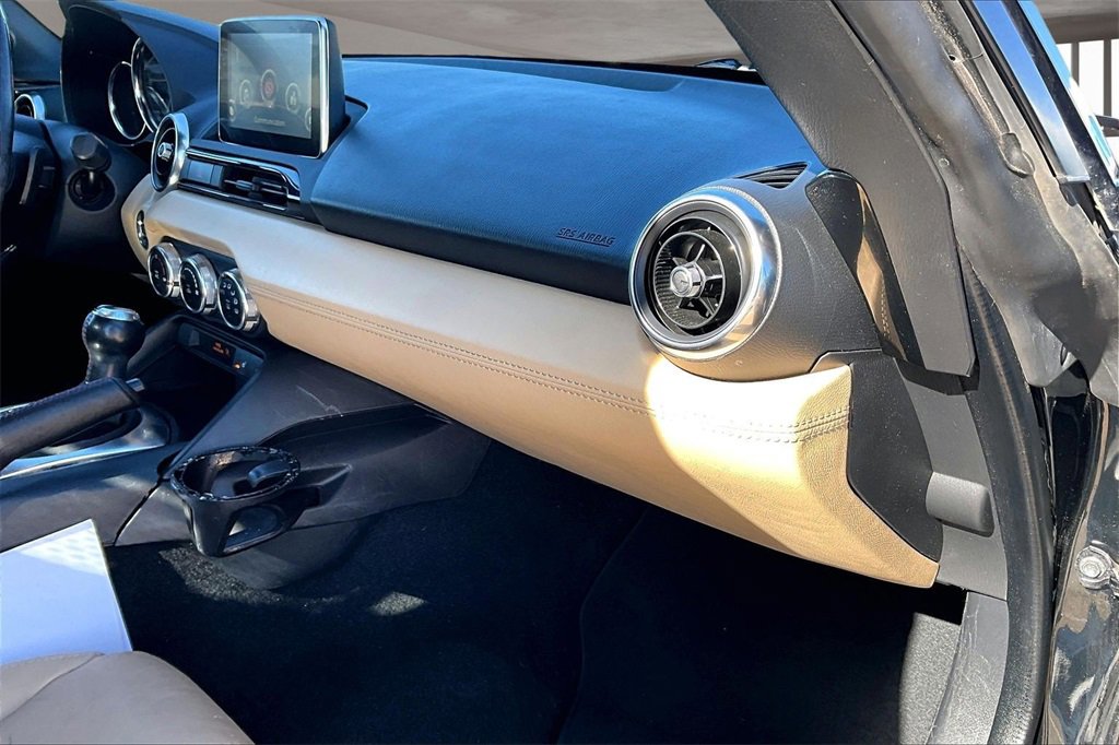 Used 2016 MAZDA MX-5 Miata Grand Touring image 16