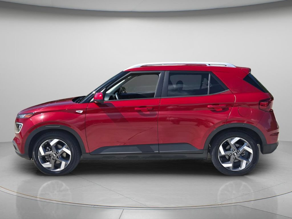 Used 2022 Hyundai Venue Limited w/ Cargo Package FWD image 3