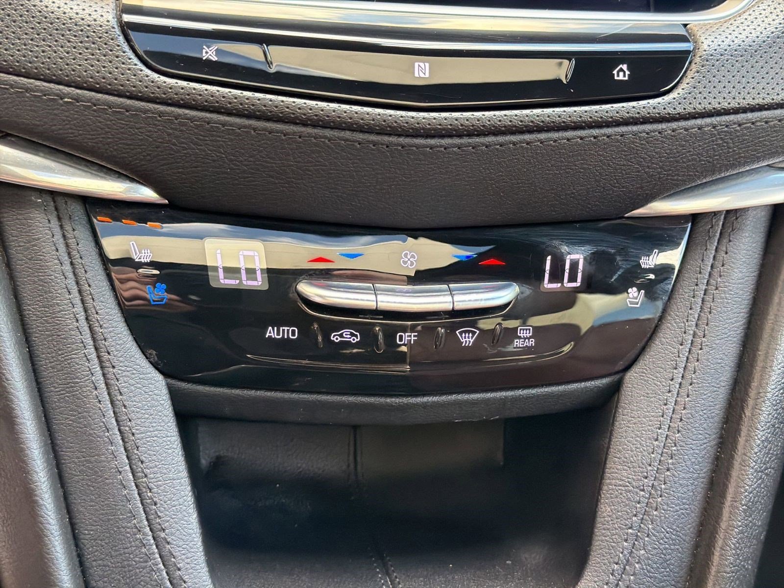 Used 2020 Cadillac XT5 Premium Luxury AWD/4WD image 15