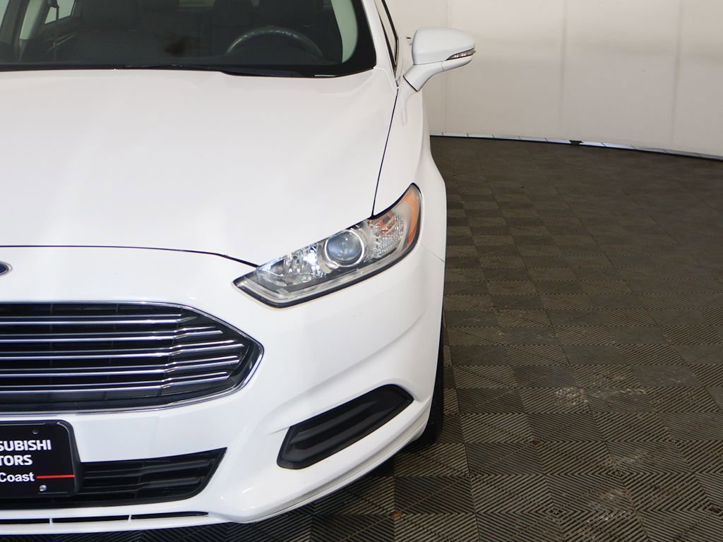 Used 2016 Ford Fusion SE FWD image 11