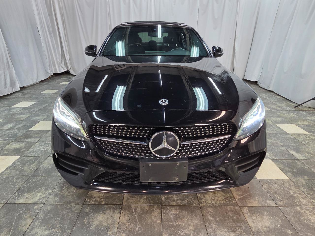 Used 2020 Mercedes-Benz C 300 4MATIC Sedan image 3
