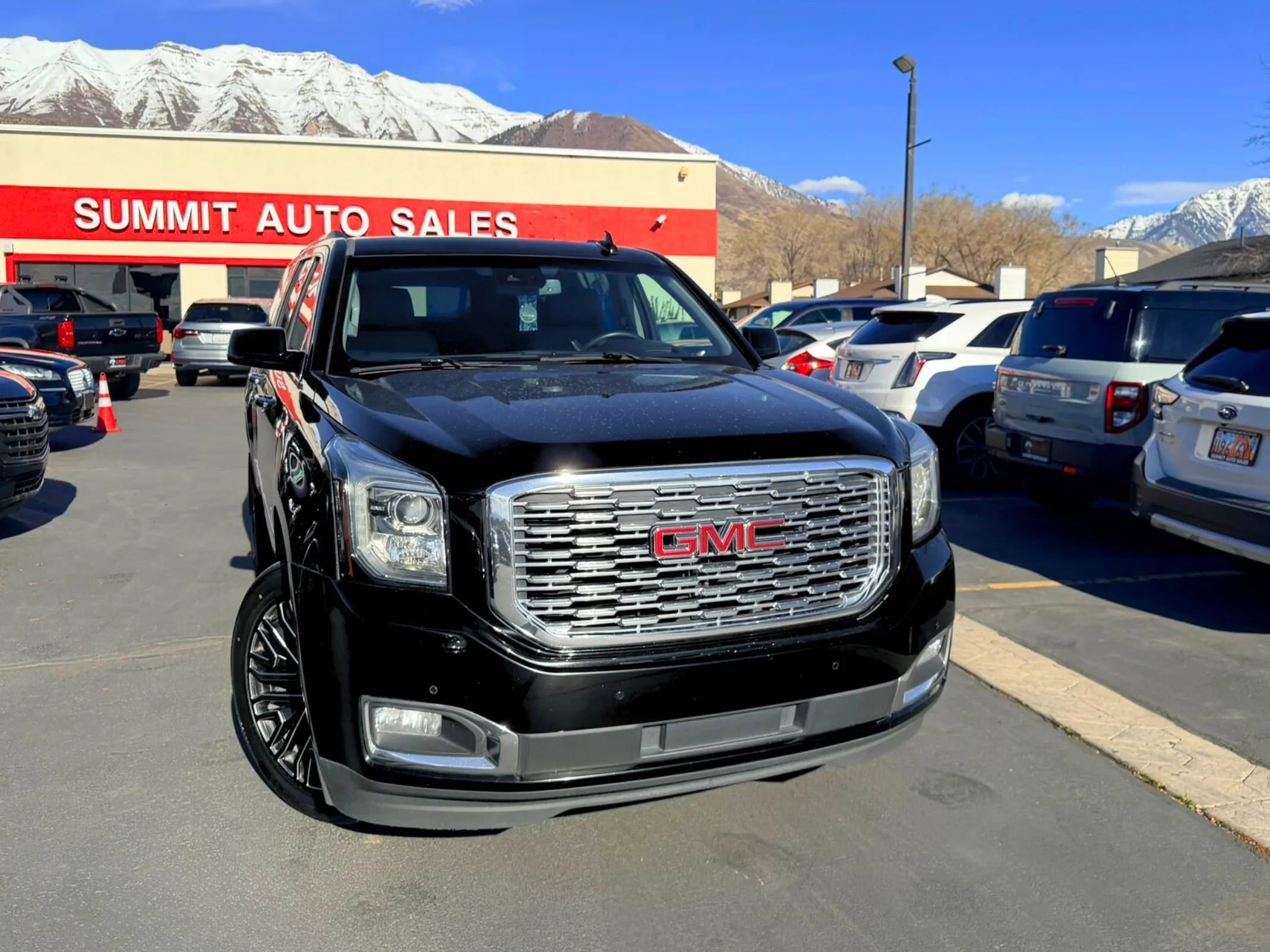 Used 2019 GMC Yukon XL Denali w/ Denali Ultimate Package image 2