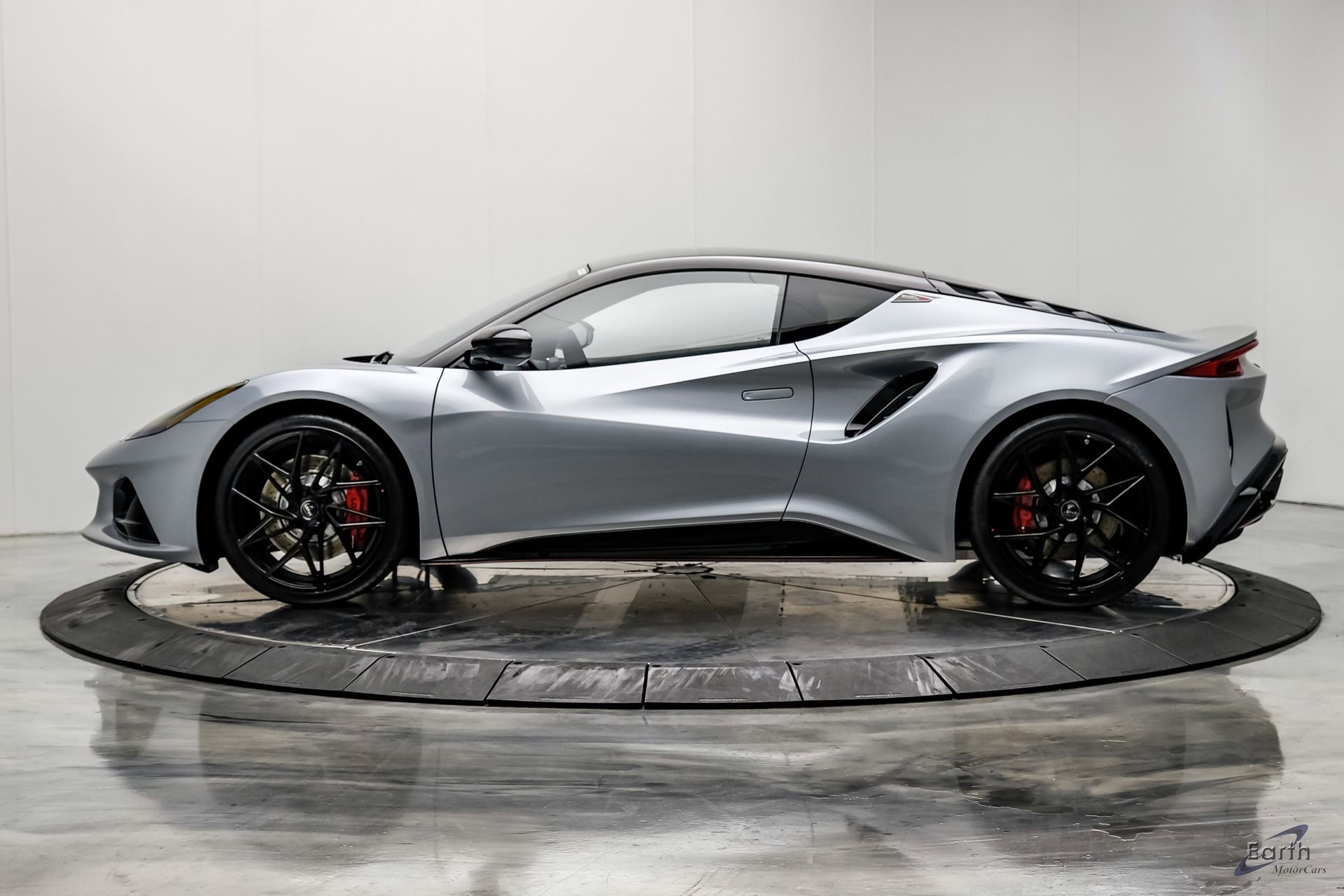 New 2026 Lotus Emira SE image 8