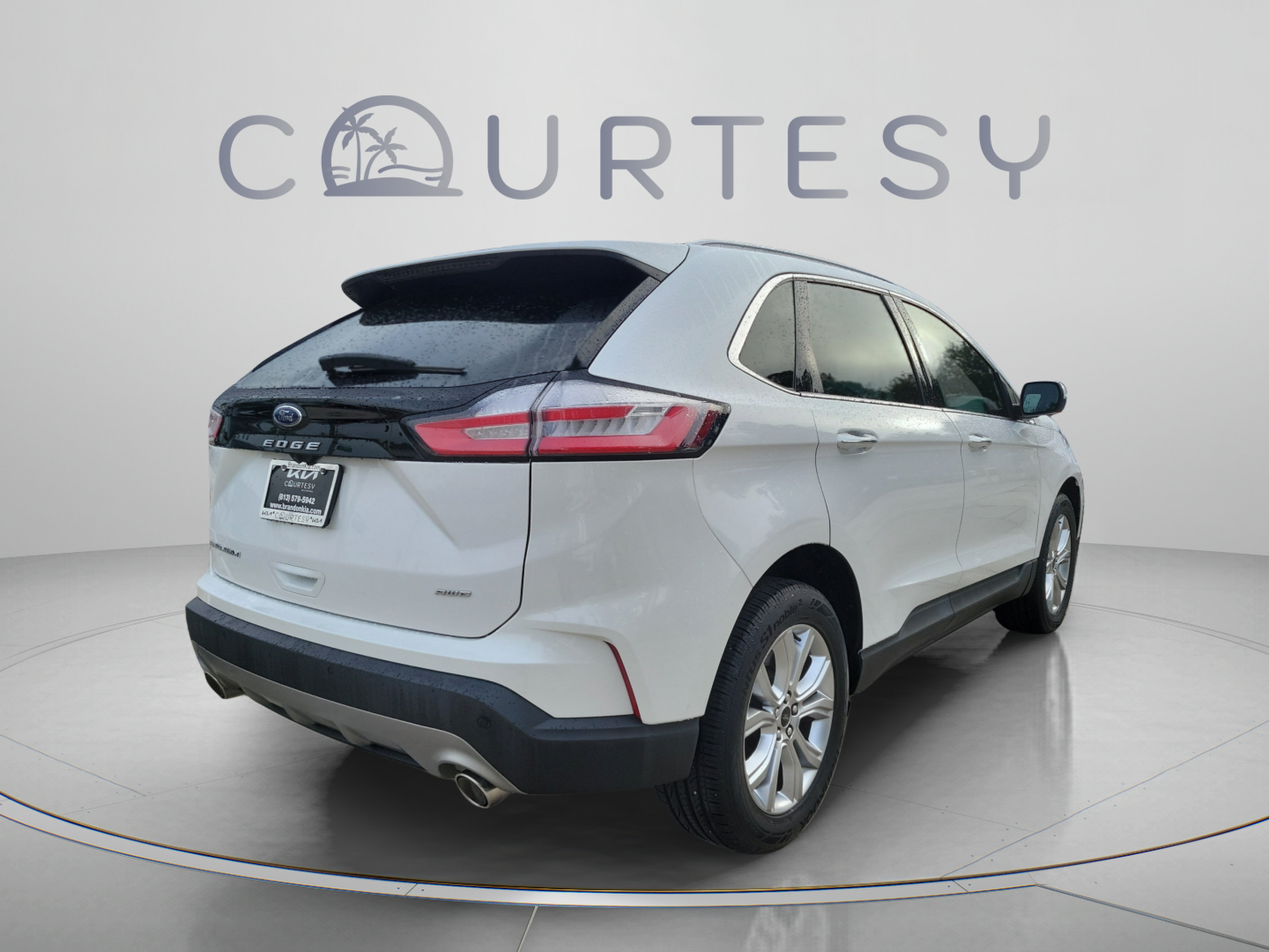Used 2023 Ford Edge Titanium AWD/4WD image 3