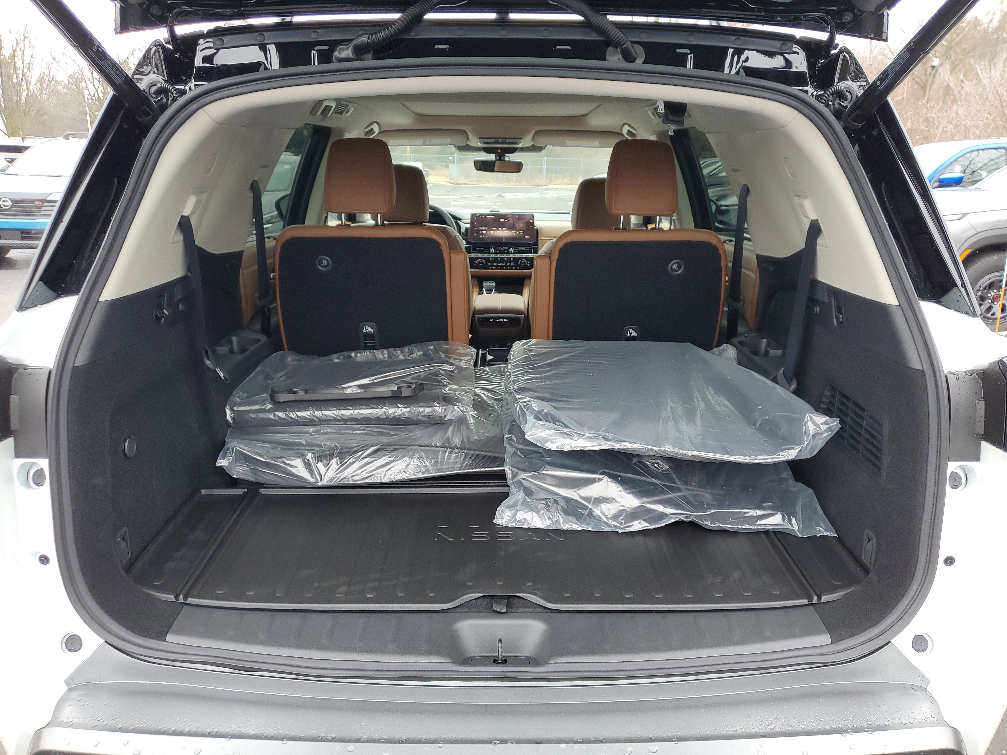 New 2026 Nissan Pathfinder Platinum image 31