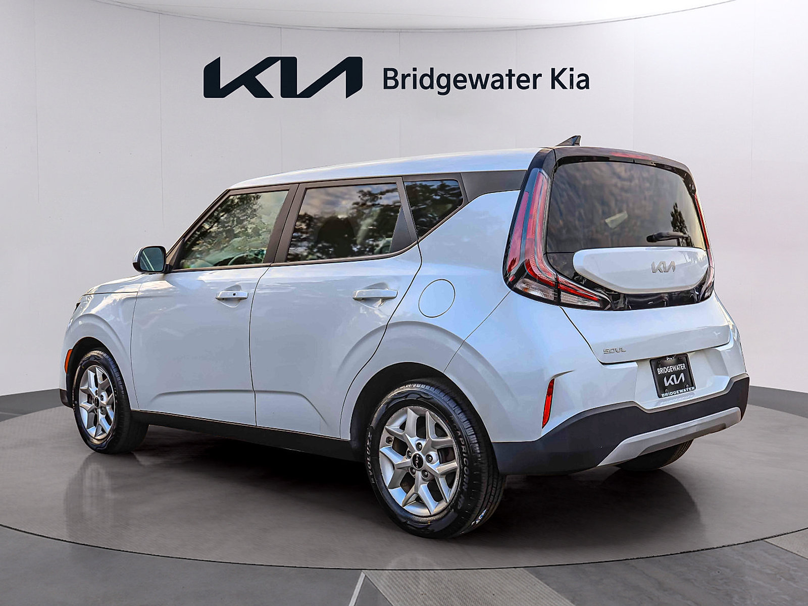 Certified 2023 Kia Soul S FWD image 4