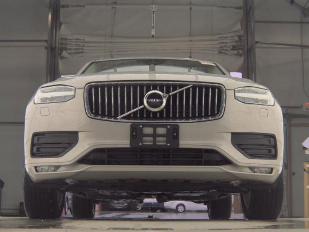 Used 2023 Volvo XC90 B6 Core w/ Climate Package AWD/4WD image 3