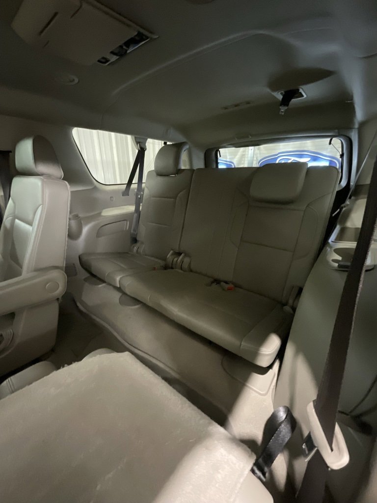 Used 2020 Chevrolet Suburban Premier image 12