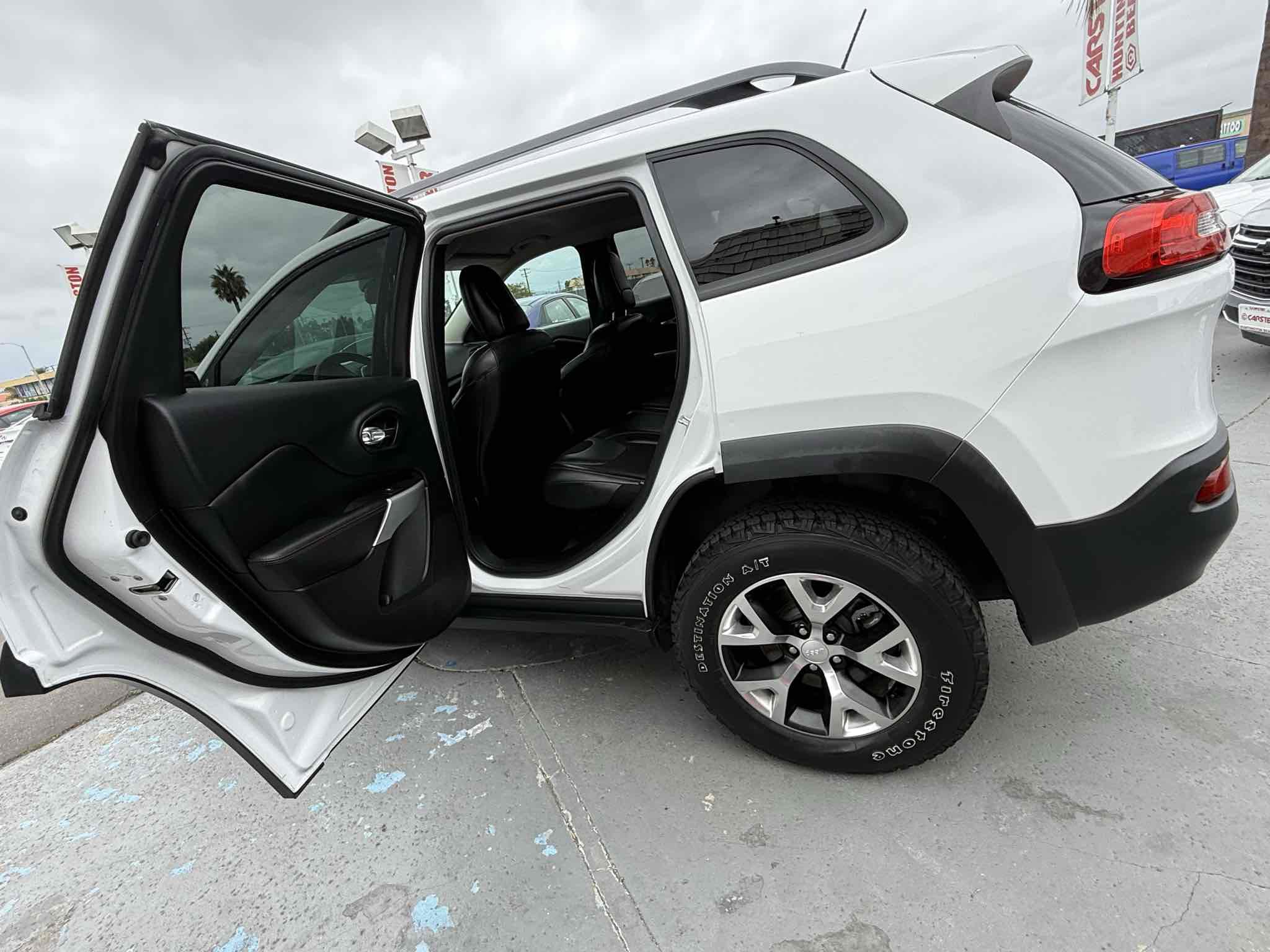 Used 2018 Jeep Cherokee Trailhawk image 89