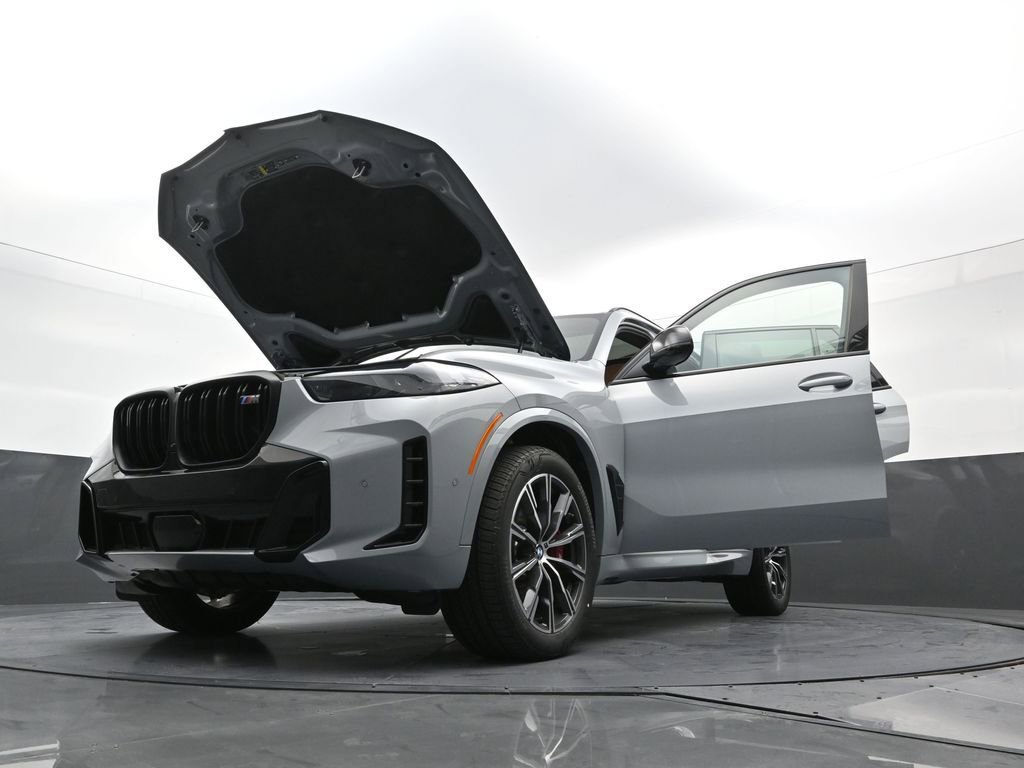 New 2026 BMW X5 M60i w/ Climate Comfort Package image 39