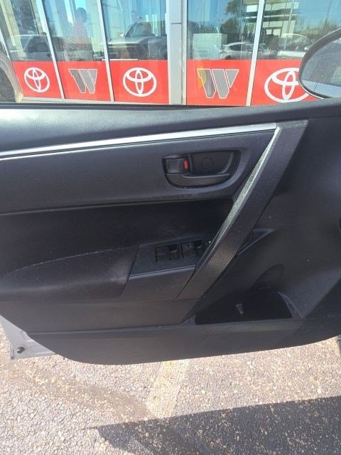 Used 2015 Toyota Corolla L FWD image 11