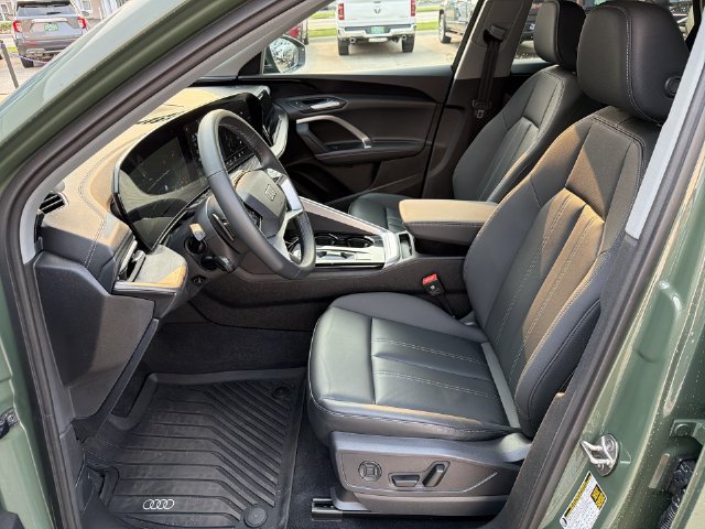 Used 2025 Audi Q5 Premium w/ Convenience Package AWD/4WD image 14