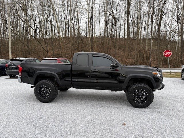 Used 2016 Toyota Tacoma TRD Off-Road w/ Towing Package image 4