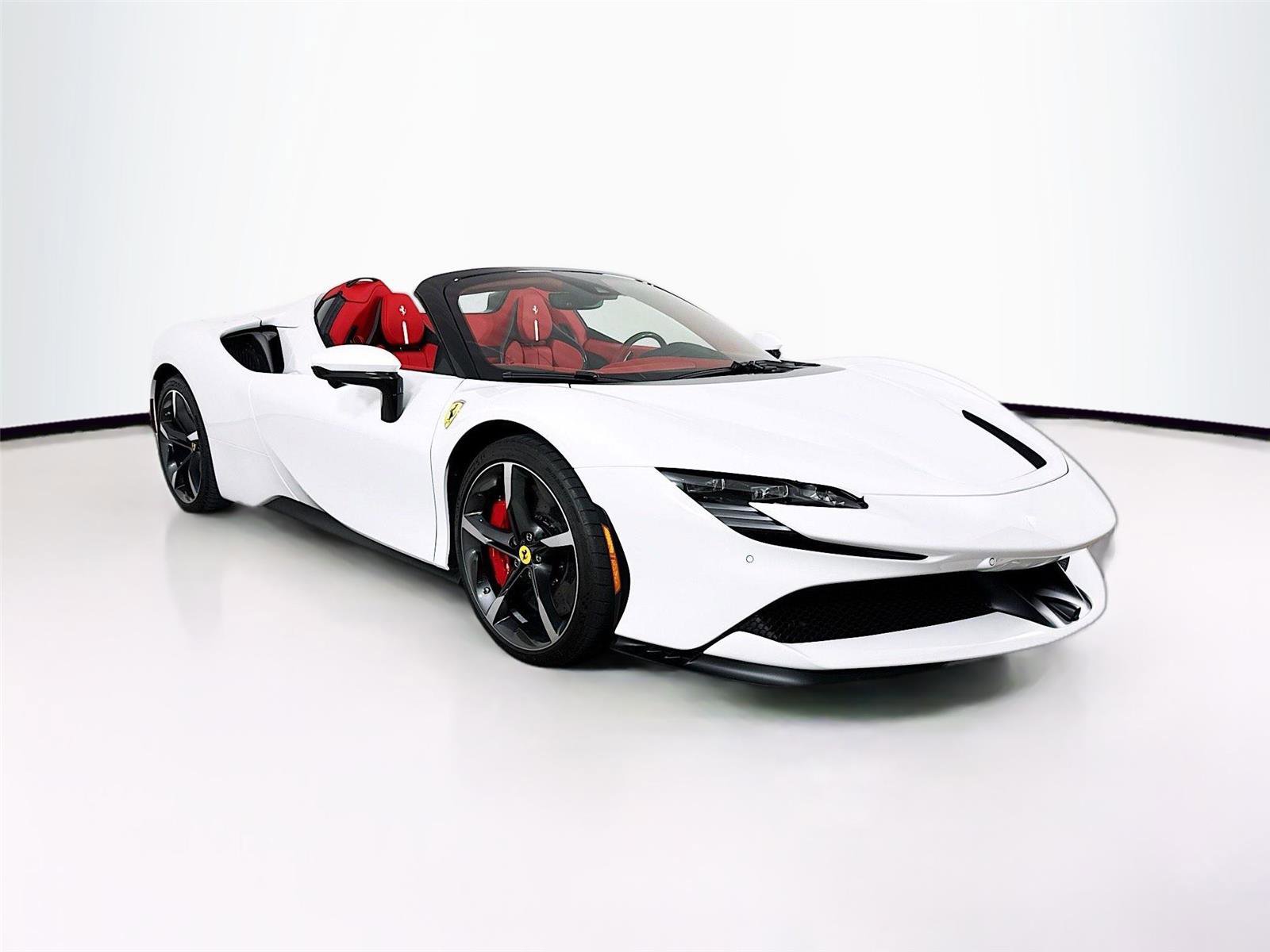 Used 2024 Ferrari SF90 Spider image 6